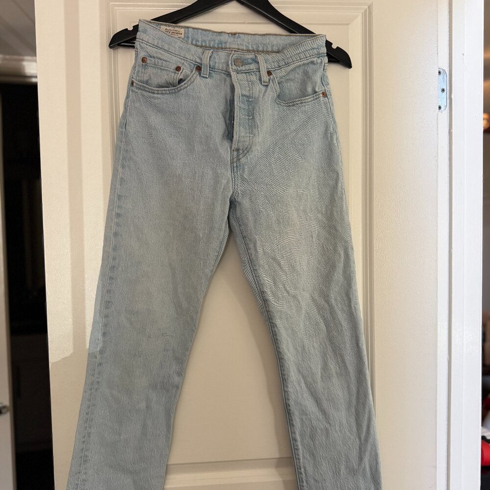 Levi’s 501 Original Fit Jeans – Light Wash – Size 27 – Raw Hem